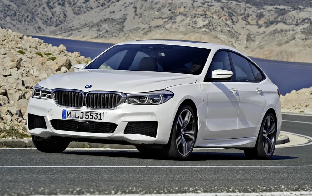 Auto glass service on a BMW